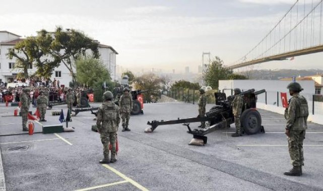 Cumhuriyetin 100. yılında 101 pare top atışı