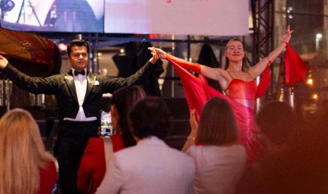 Cumhuriyetin 100'üncü yılı Akasya'da coşkuyla kutlandı