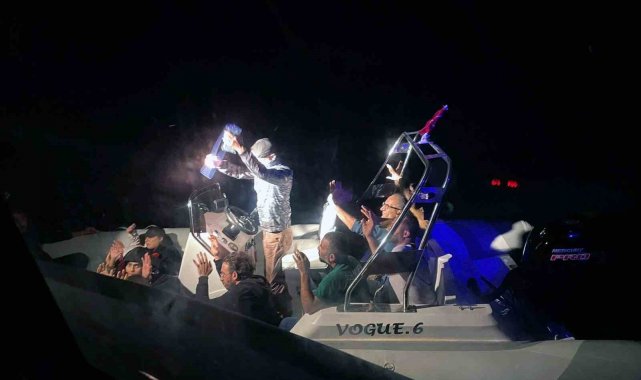 Datça'da 17 düzensiz göçmen yakalandı