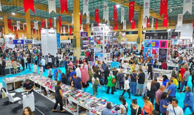 Denizli'de Kitap Fuarı'nda yazar yağmuru sürüyor
