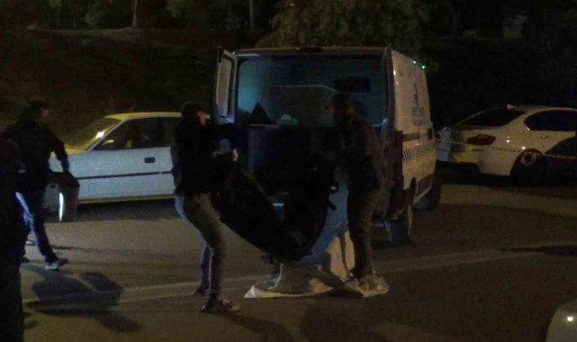 Denizli'de lüks otomobilin çarptığı 2 genç öldü