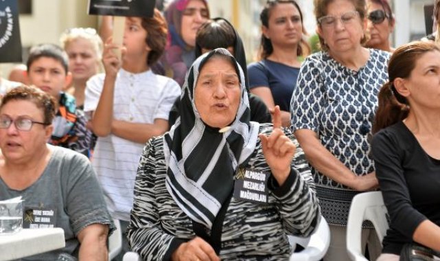 Depremde 96 kişinin öldüğü Alpargün Apartmanı enkazında anma