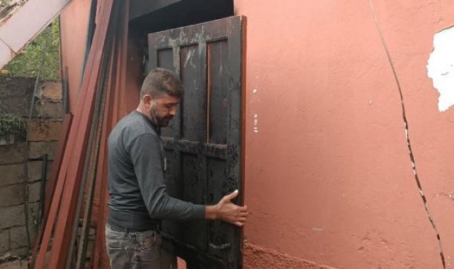 Depremde kızlarını kaybeden ailenin evinde yangın