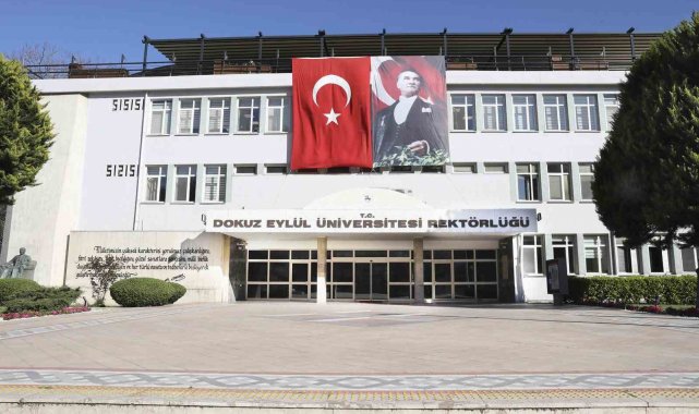 DEÜ öğrencileri cumhuriyet için yürüyecek