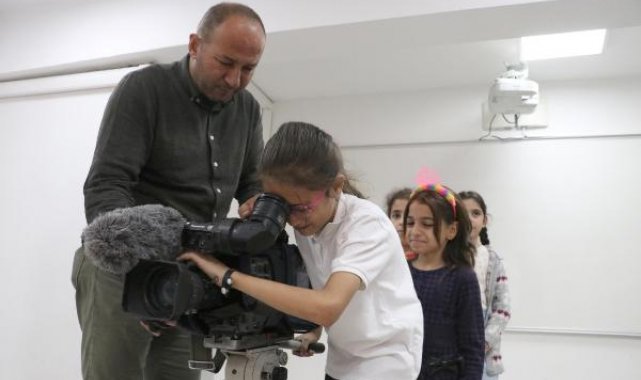 Diyarbakır'da depremzede öğrenciler 'Benim Hikayem Projesi' ile kamerayla tanıştı