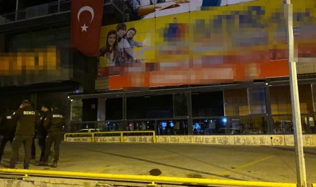 Diyarbakır'da fast food zinciri şubesine maytap atıldı