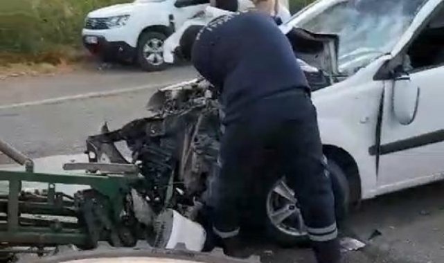 Diyarbakır'da otomobille traktör çarpıştı: 4 yaralı