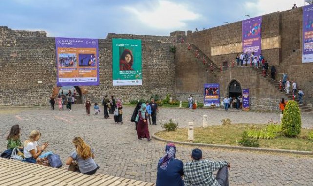 Diyarbakır'da Sur Kültür Yolu Festivali'ne yoğun ilgi