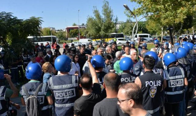 Diyarbakır'da yasağa rağmen açıklama yapmak isteyen gruba izin verilmedi