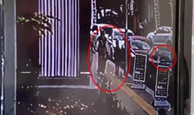 Diyarbakır'da, yoldan geçen anne-kızın yaralandığı, iş yerine silahlı saldırı kamerada