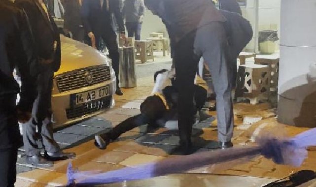 Düğün salonu önünde tekme-tokat kavga kamerada