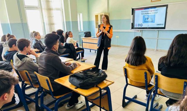 Dumlupınar'da Siberay projesi çerçevesinde okullarda eğitim çalışmaları