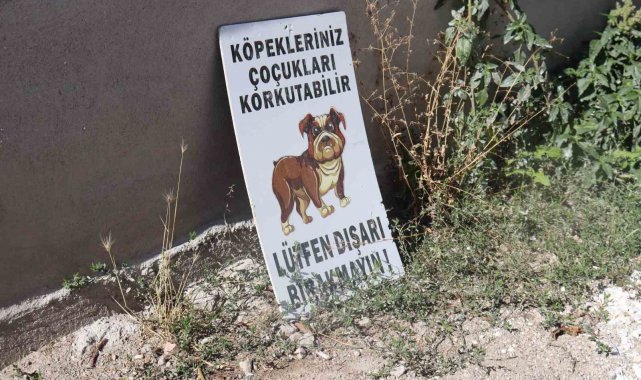 Duvara ilginç uyarı tabelası bırakıldı