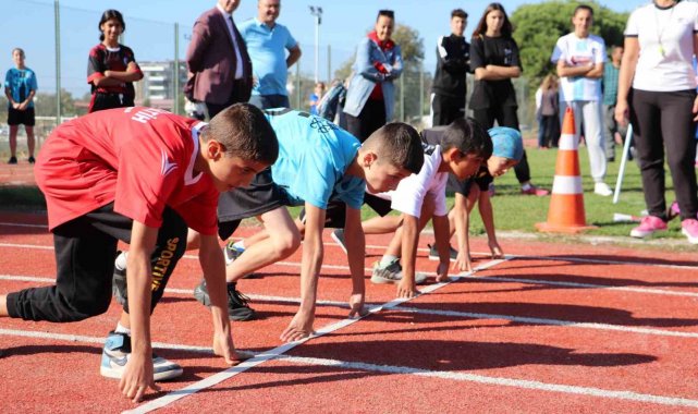 Edremit'te okullarda Cumhuriyet'in 100. yıl coşkusu başladı