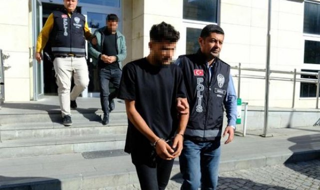 Emekli öğretmen çifti dolandıran 2 şüpheli yakalandı