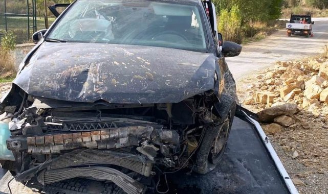 Emet'te otomobil moloz yığınına çarptı: 1 ölü, 5 yaralı