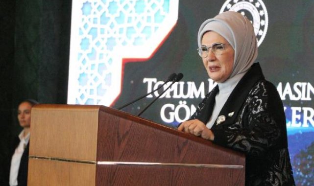 Emine Erdoğan: 25 depremzede bebeğimiz koruyucu ailelerini bekliyor