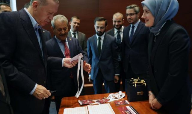 Erdoğan, delege kartını aldı