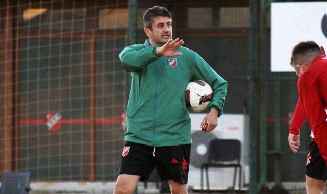 Ersin Aka: "Oyuncular yatarak çok fazla zaman geçiriyor"