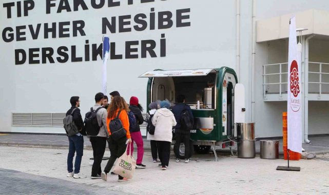 ERÜ Tıp Fakültesi Öğrencilerine Sıcak Çorba