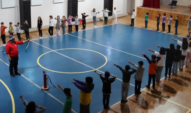Erzincan'da minik 'okçular' yetişiyor