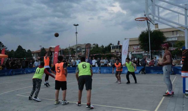 Erzincan'ın meydanında basketbol rüzgarı esti