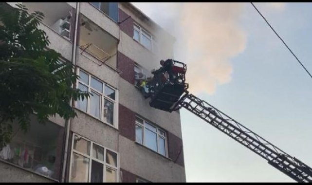 Esenler'de ailesiyle tartıştı, evi ateşe verdi: Mahsur kalan 19 kişi kurtarıldı