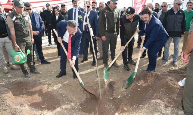 Eskişehir ilinde 'Cumhuriyetimizin 100'üncü yılı hatıra ormanı' kuruldu