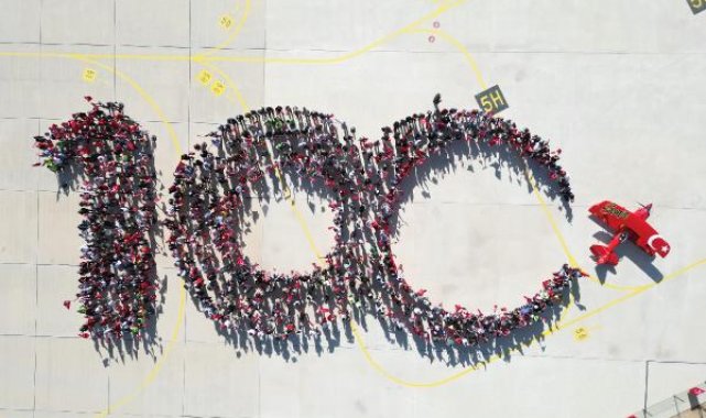 Eskişehir'de Cumhuriyet'in 100'üncü yılına özel koreografi