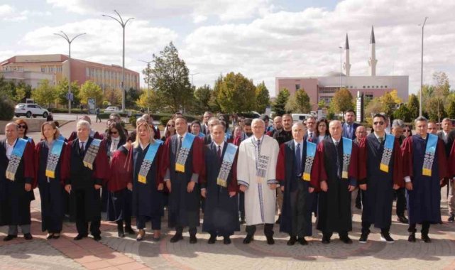 ESOGÜ'de 2023-2024 akademik yılı törenle açıldı