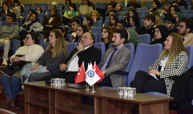 ESOGÜ'de Cumhuriyet Sohbetlerinin ilki gerçekleştirildi