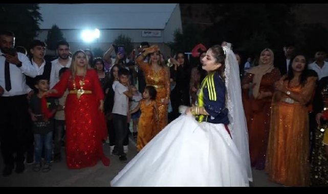 Fanatik damada, gelinden Fenerbahçe formalı sürpriz