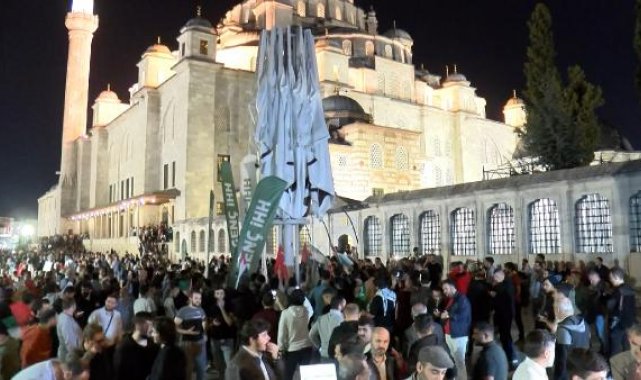 Fatih'te binlerce kişi Filistin'e destek için buluştu