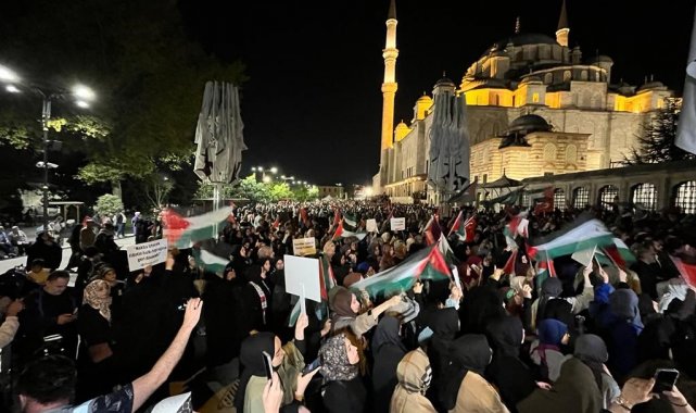 Fatih'te yüzlerce kişi Filistin'e destek için bir araya geldi