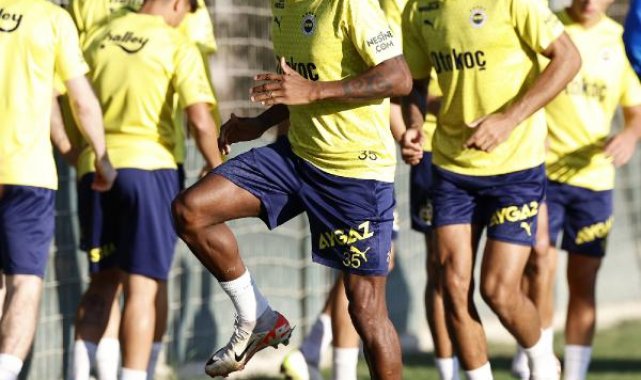 Fenerbahçe günü çift antrenmanla tamamladı