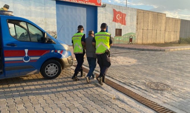 FETÖ'ye üye olma suçundan aranan şahsı jandarma yakaladı