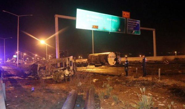 Gaziantep'te freni boşalan tankerin minibüs ve 2 iş makinesine çarpmasıyla yangın çıktı: 3 ölü, 11 yaralı