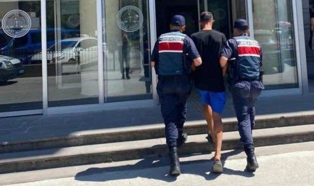 Göçmen kaçakçısı jandarmaya takıldı