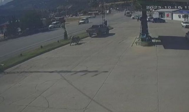 Hafif ticari aracın çarptığı Emine öldü; kaza anı kamerada