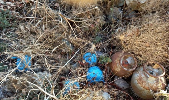 Hakkari kırsalında teröristlere ait malzemeler ele geçirildi
