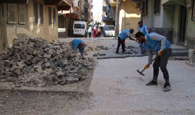Haliliye'de derforme olmuş yollar yeniden onarılıyor