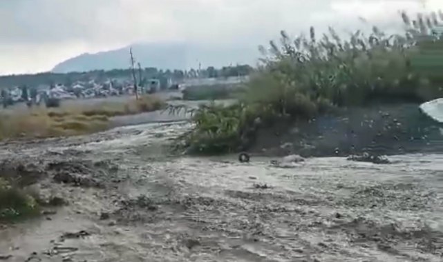 Hatay'da aşırı yağış dere yataklarının taşmasına neden oldu