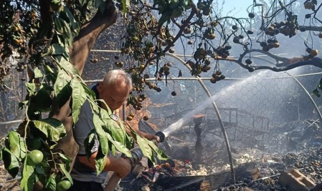 Hatay'da bir çadır yanarak kullanılamaz hale geldi