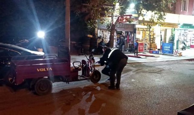 Husumetli dünürlerinin tüfekle vurduğu baba- oğul, yaralandı