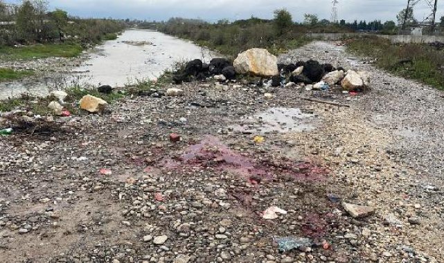 Husumetlisini 15 yerinden bıçaklayıp, rehin aldı