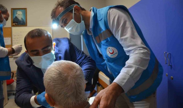 Huzurevi sakinlerinin ağız ve diş taramaları yapıldı