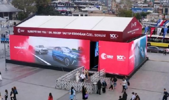 İletişim Başkanlığı, Cumhuriyet'in 100'üncü yılı için yurt genelinde gösterim alanları kurdu