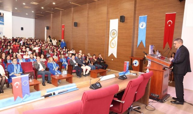 İletişim Fakültesinde ilk ders 'Dezenformasyonla mücadele' oldu