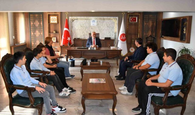 İmam Hatipli öğrenciyle bir araya geldi