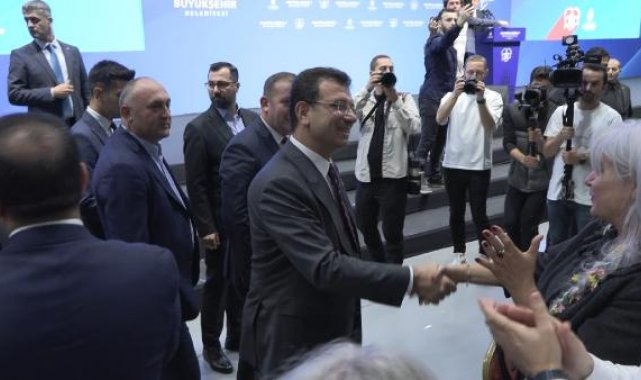 İmamoğlu muhtarlara seslendi: Muhtarlığı hak ettiği seviyeye taşıyacak kişiler bizler olacağız